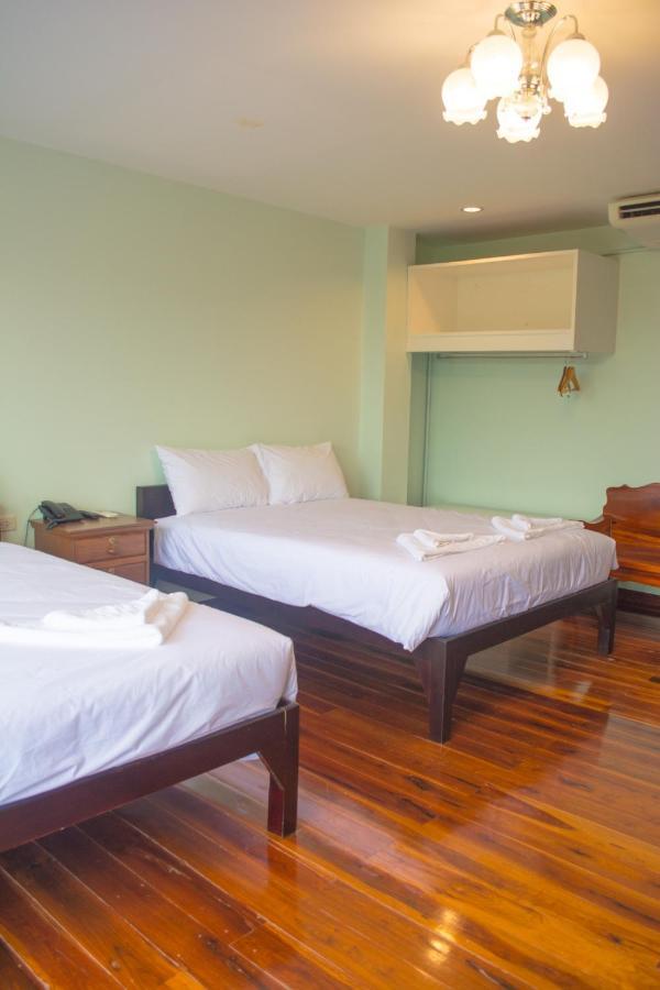 Menam Resort Nakhon Pathom Esterno foto