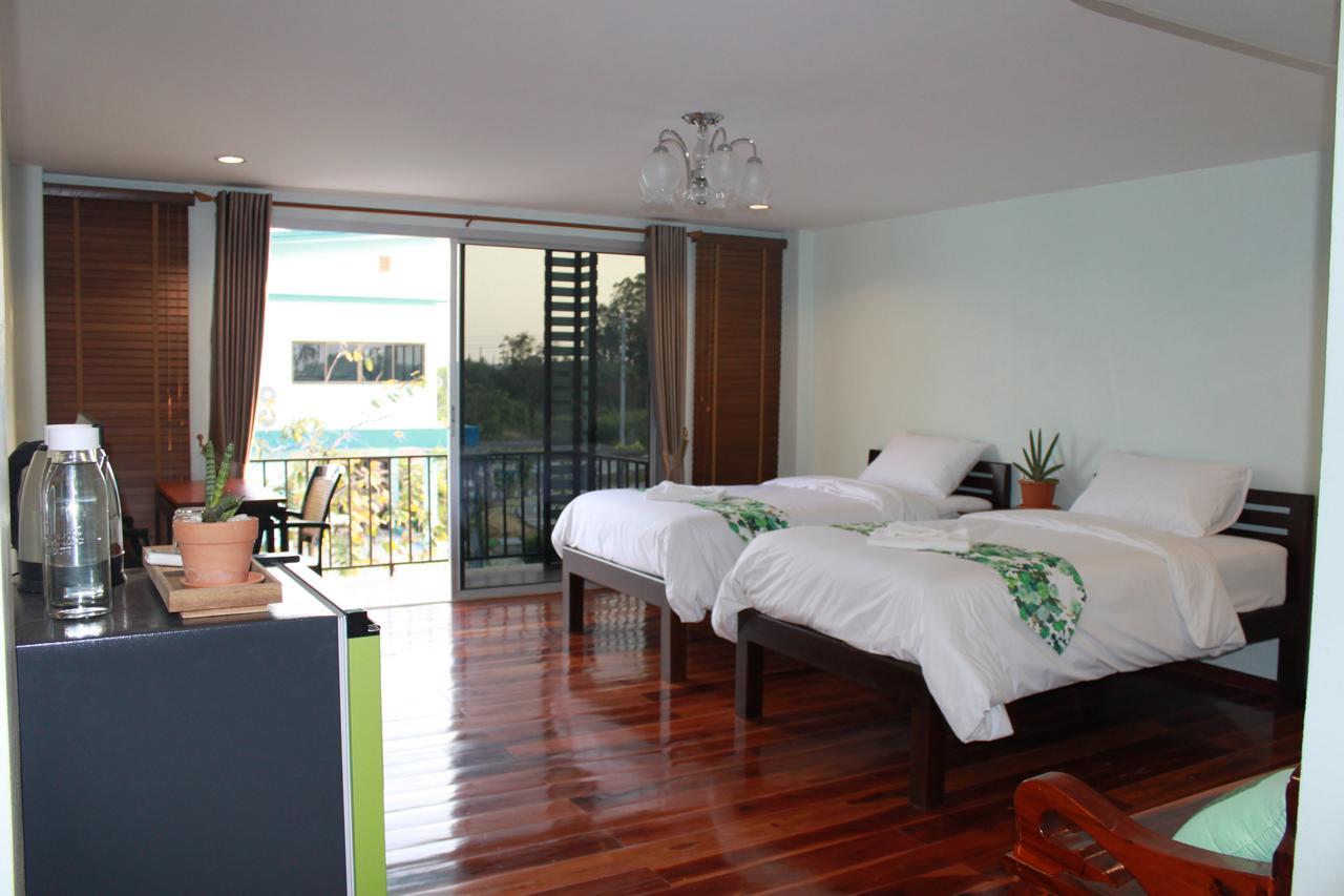 Menam Resort Nakhon Pathom Esterno foto