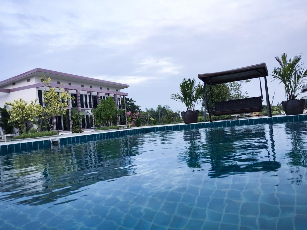 Menam Resort Nakhon Pathom Esterno foto