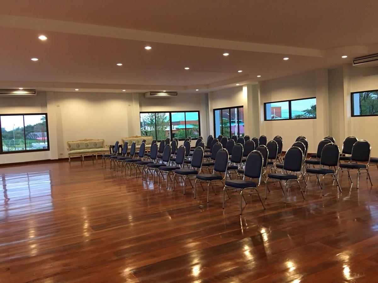Menam Resort Nakhon Pathom Esterno foto