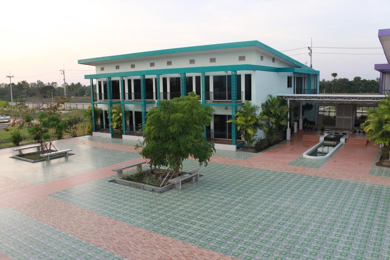 Menam Resort Nakhon Pathom Esterno foto