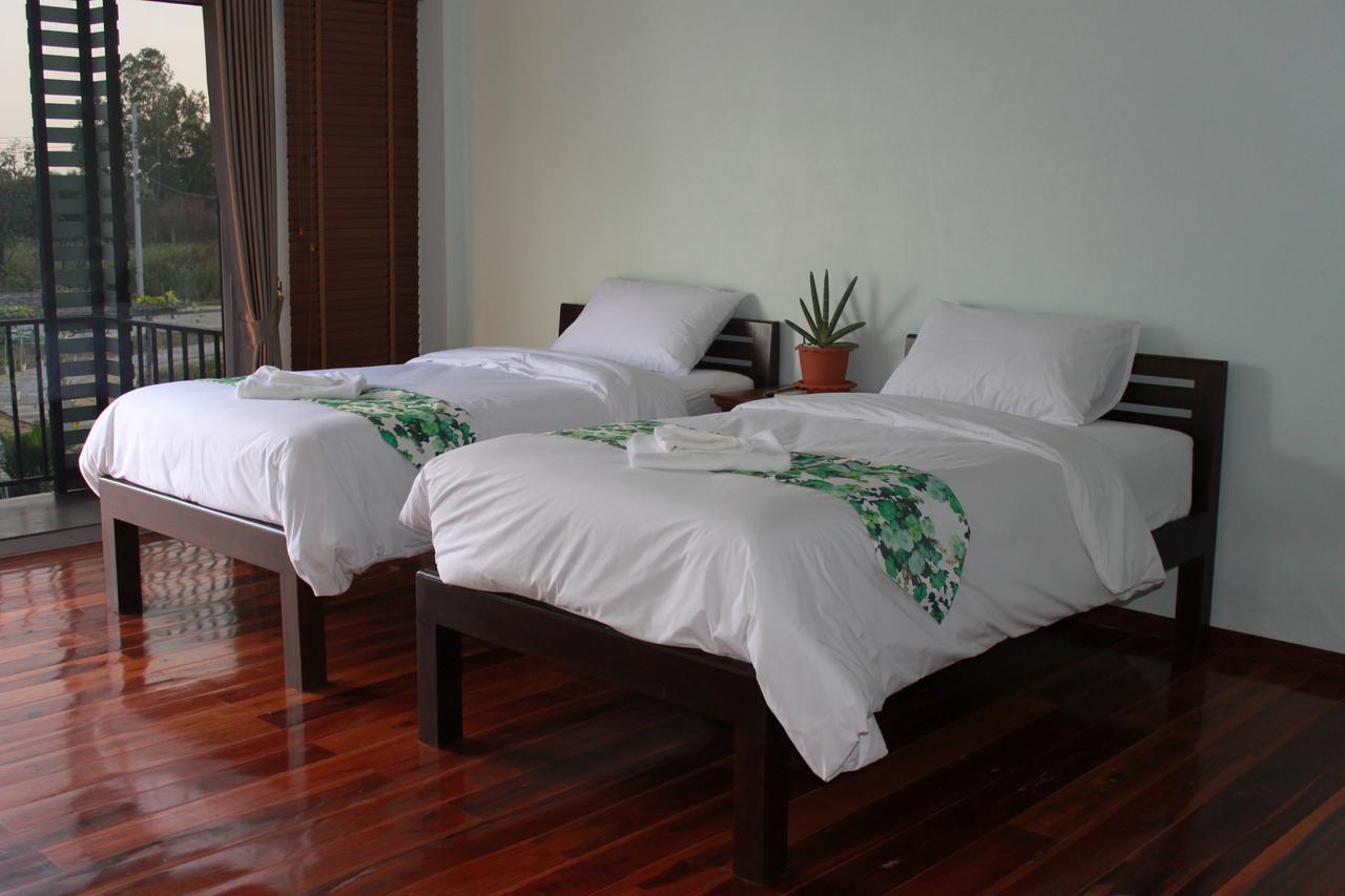 Menam Resort Nakhon Pathom Esterno foto