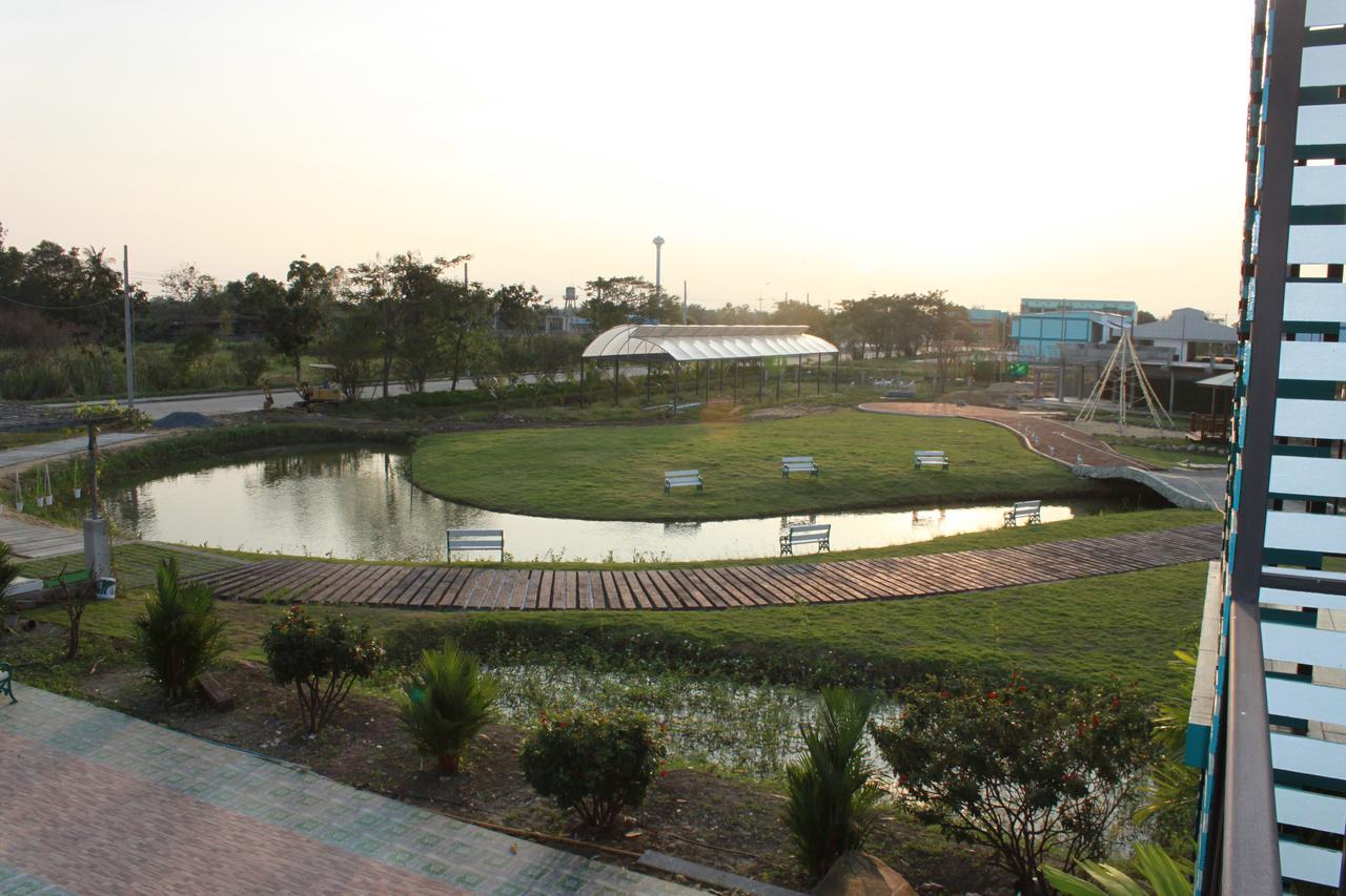 Menam Resort Nakhon Pathom Esterno foto